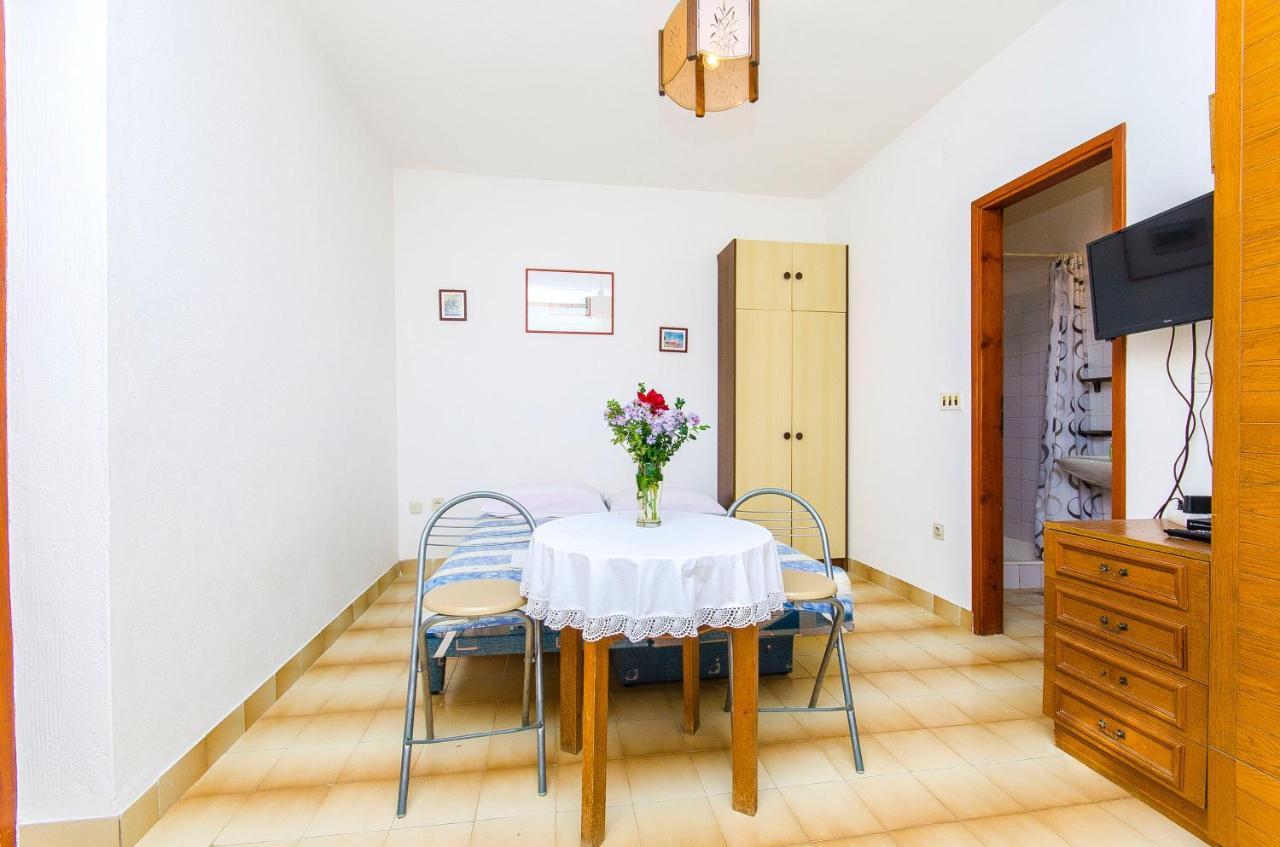 Apartments By The Sea Pisak, Omis - 2802 Esterno foto