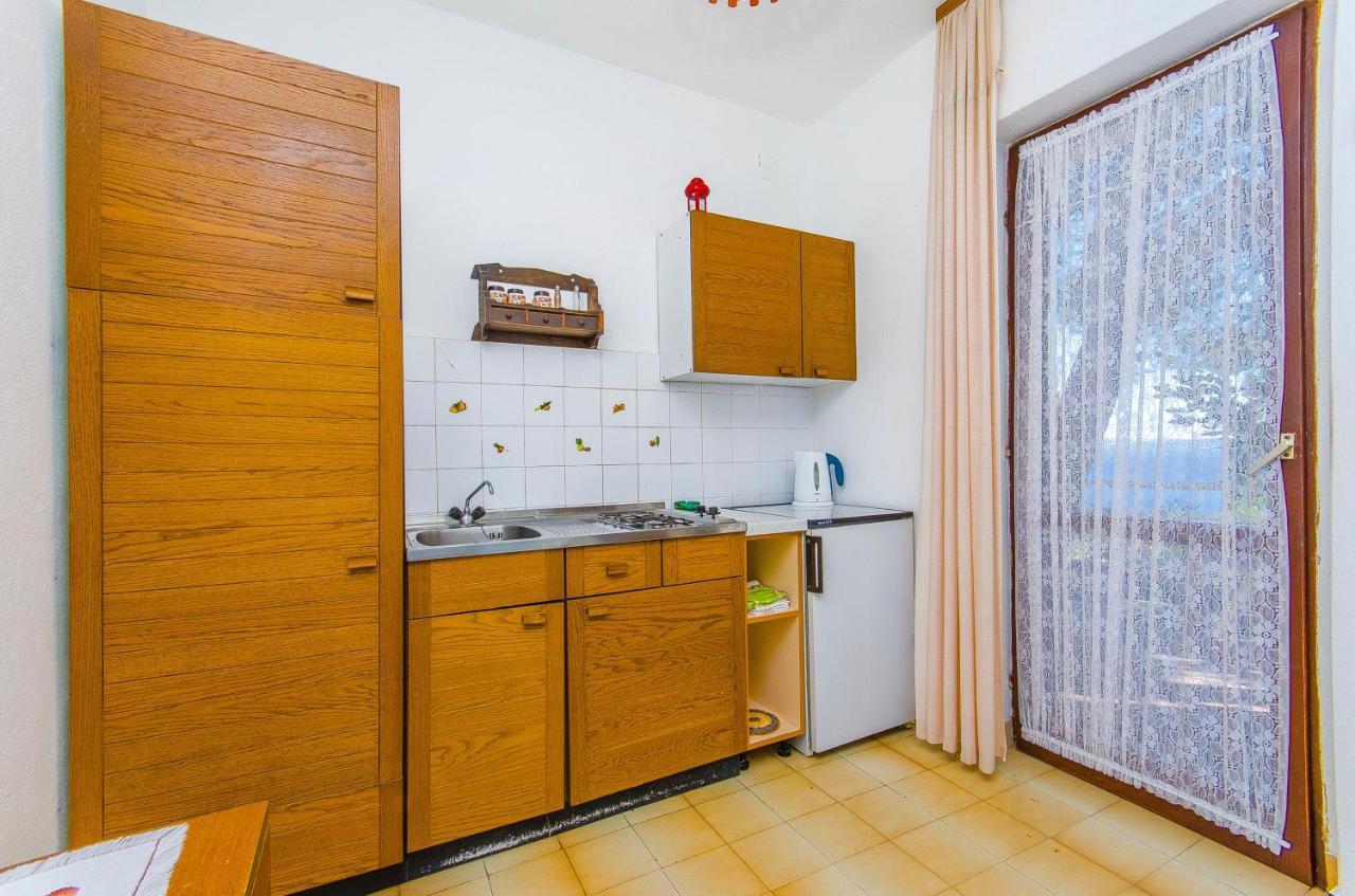 Apartments By The Sea Pisak, Omis - 2802 Esterno foto